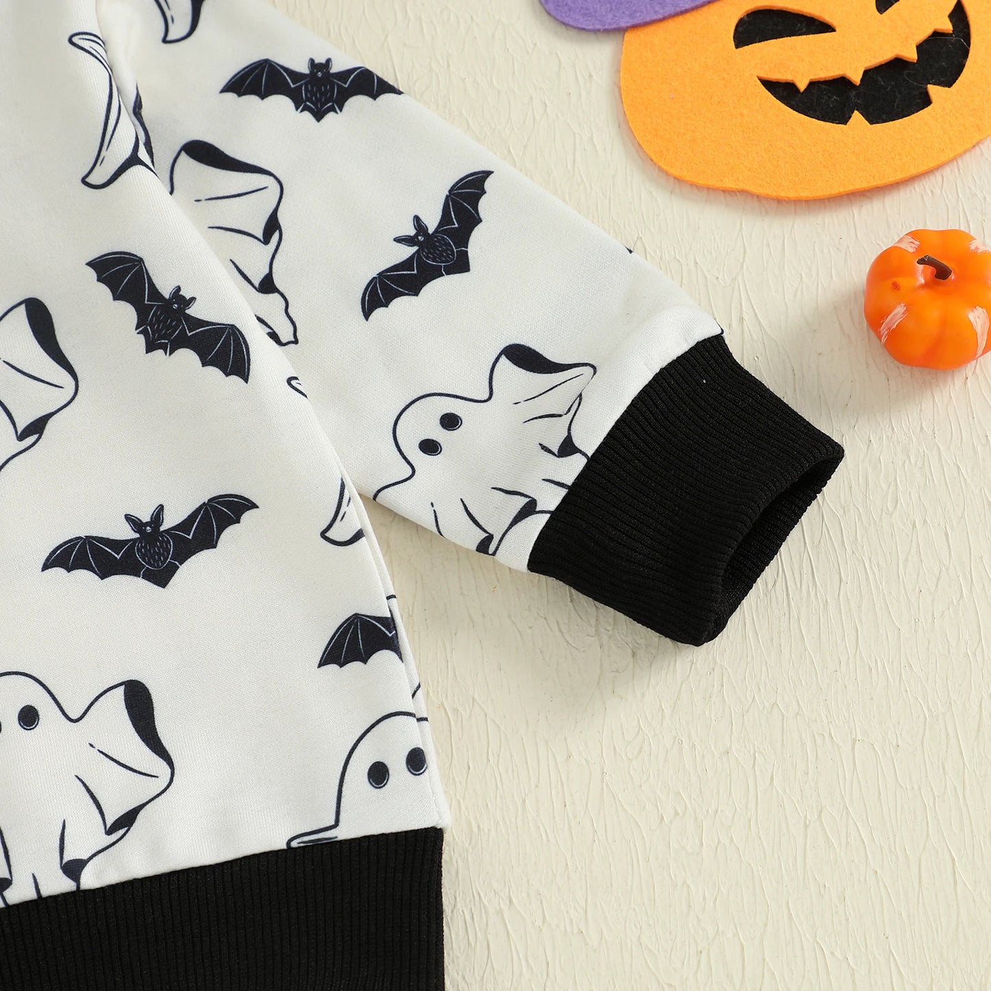 Baby Ghost & Bat Print Outfit – Halloween/Fall – Long Sleeve Sweatshirt & Pants Set