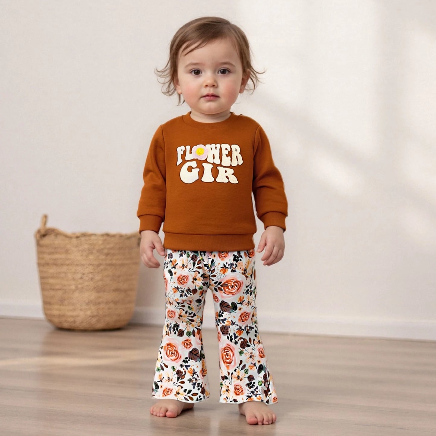 Toddler Girl Floral Bell-Bottom Outfit – Fall – Letter Embroidery Pullover & Pants Set